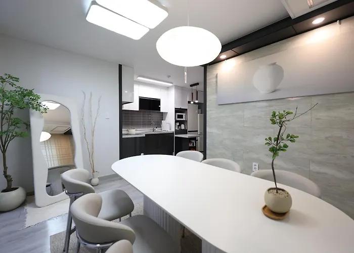 Suu 4 Beds & 2 Bath Group Near Cheonho Station