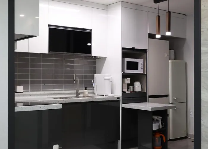 Suu 4 Beds & 2 Bath Group Near Cheonho Station *