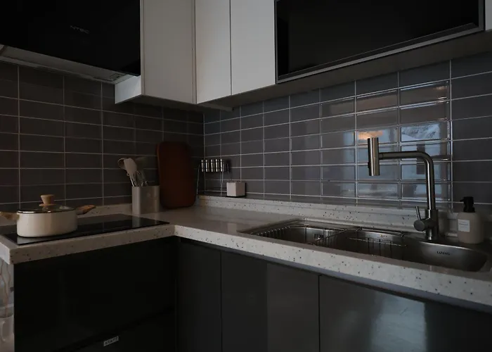 Suu 4 Beds & 2 Bath Group Near Cheonho Station