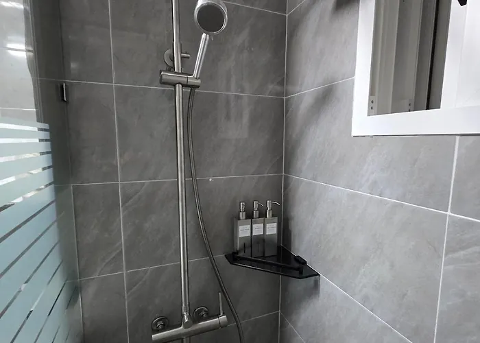 Suu 4 Beds & 2 Bath Group Near Cheonho Station Appartamento