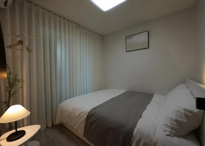 Suu 4 Beds & 2 Bath Group Near Cheonho Station