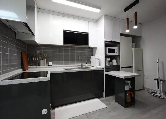 Suu 4 Beds & 2 Bath Group Near Cheonho Station Appartamento